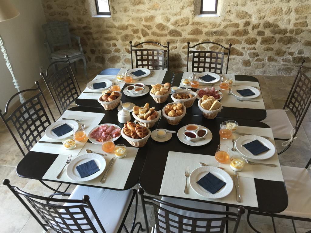 Bed & Breakfast La Rivayne Lourmarin